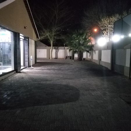 Classic-Lodge Kempton Park Bagian luar foto