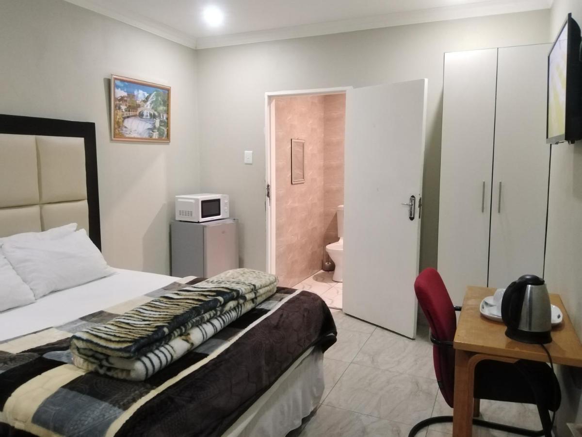 Classic-Lodge Kempton Park Bagian luar foto