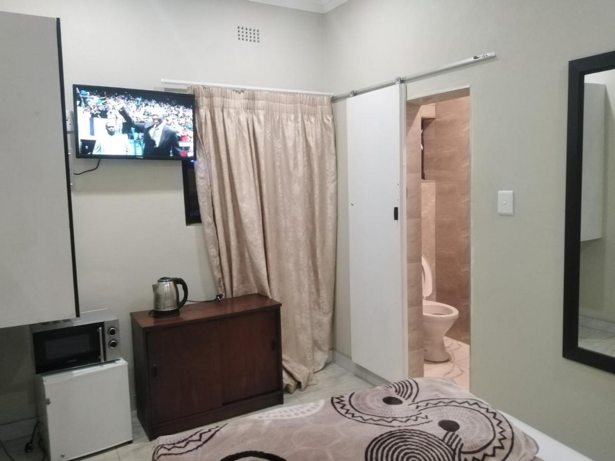 Classic-Lodge Kempton Park Bagian luar foto