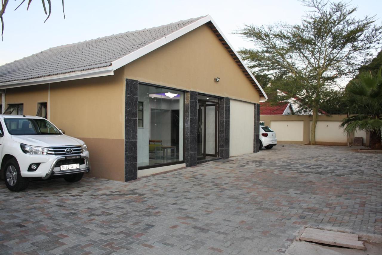 Classic-Lodge Kempton Park Bagian luar foto